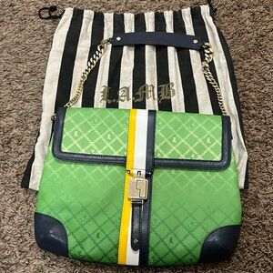 Statement piece shoulder bag